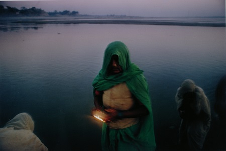 Shinya Fujiwara, The heart chooses at the time of death, whether to be wondering in darkness or filled with light., From the series of Memento-Mori, 1972, Chromogenic print, Collection of Tokyo Photographic Art Museum