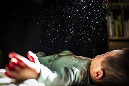 齋藤陽道《星の情景》〈せかいさがし〉より 2019年 発色現像方式印画　東京都写真美術館蔵